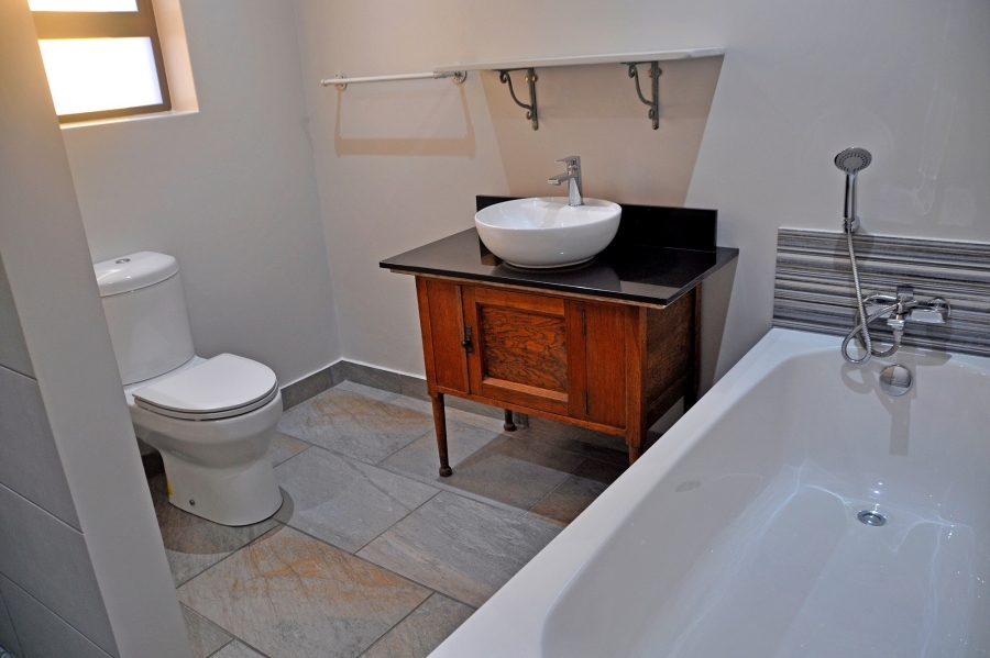 5 Bedroom Property for Sale in Reebok Western Cape